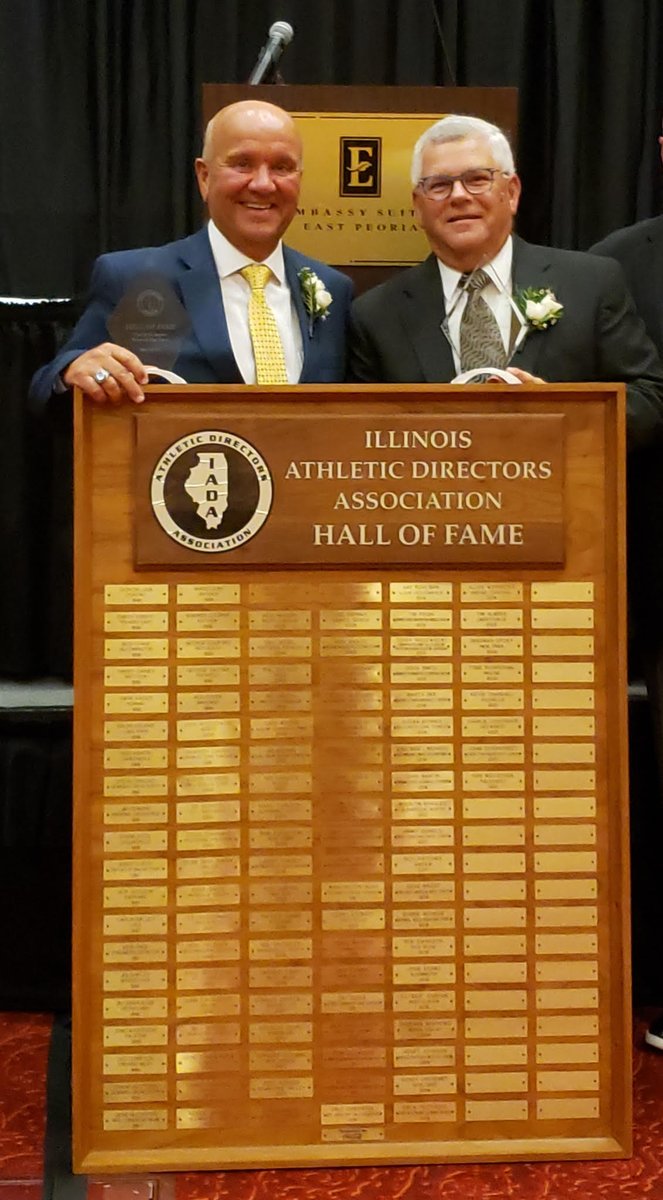 Two former HOIC athletic directors were inducted into the Illinois Athletic Directors Association Hall of Fame. Charlie Lockenour (Heyworth) and Dan Wieczorek (Fieldcrest) earned this honor after years of service to their schools. Congrats to two very deserving hall of famers.