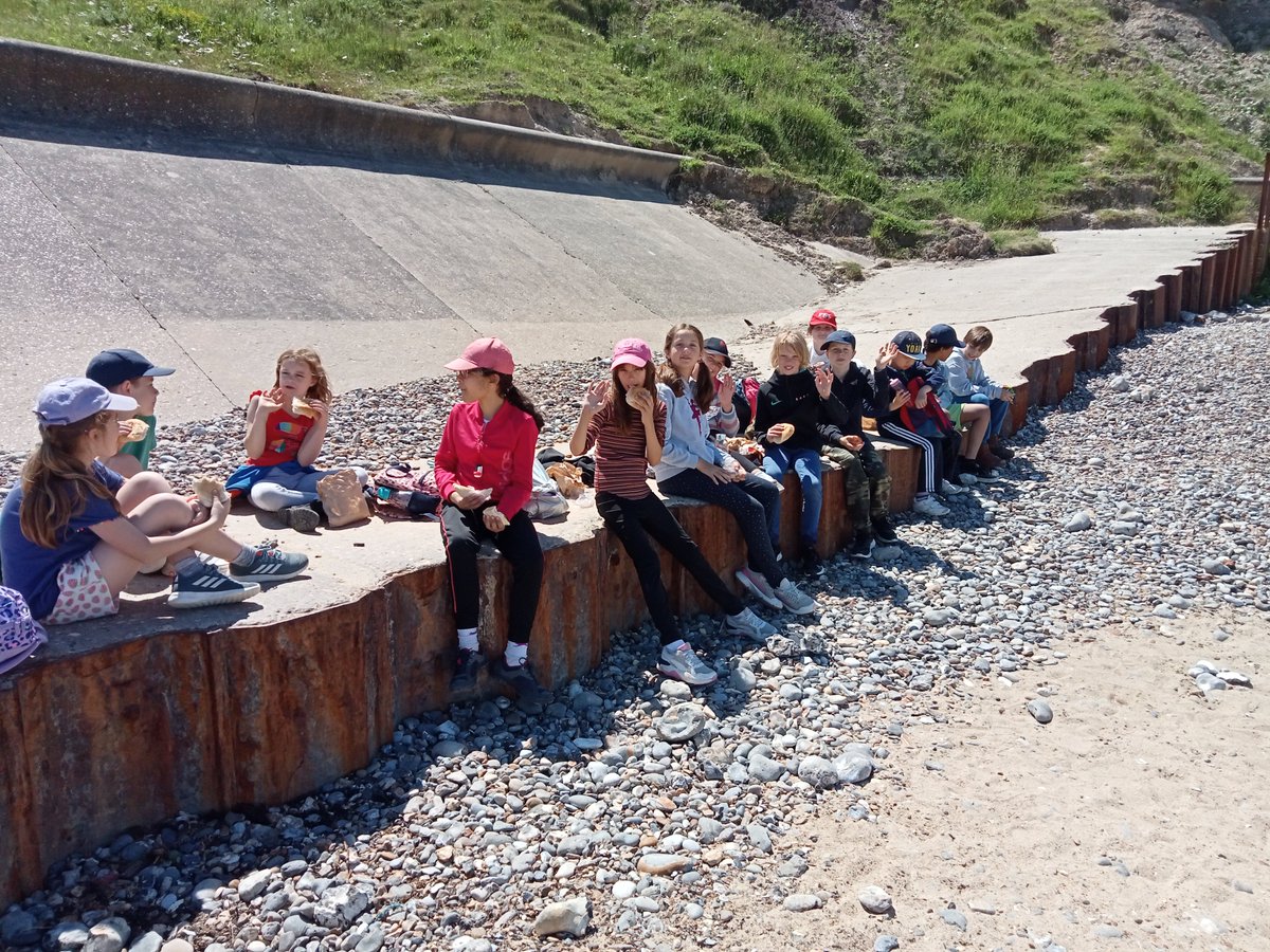 SJCS_Cambridge's tweet photo. Quite a splendid lunchtime spot for our Group A today before they made it back to school later this afternoon. #F3Aylmerton21 #memories #tripsweek #sun https://t.co/sDivTilwQN