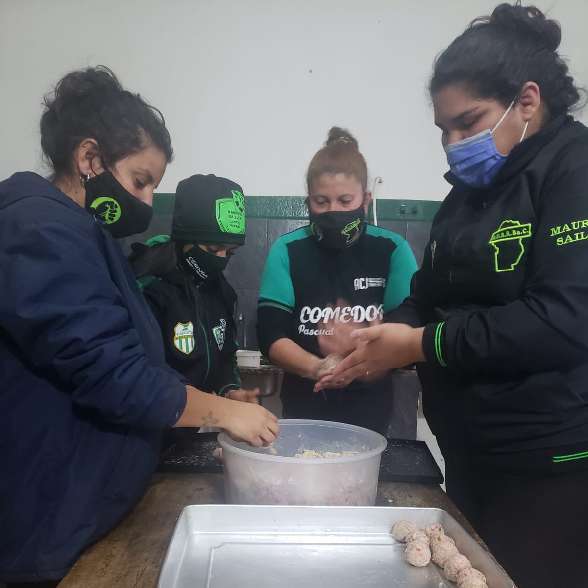 No hay invierno en el que no hayamos estado. No hay malas que no hayamos bancando. Estamos donde siempre dijimos que íbamos a estar…
.
Villa el Libertador.