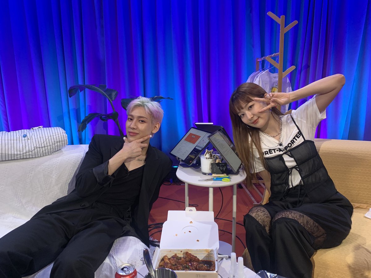 hourlybam's tweet photo. #BamBam  #뱀뱀 #แบมแบม #斑斑 @BamBam1A  #GOT7  #갓세븐 @GOT7Official https://t.co/yPwdcOHzPJ
