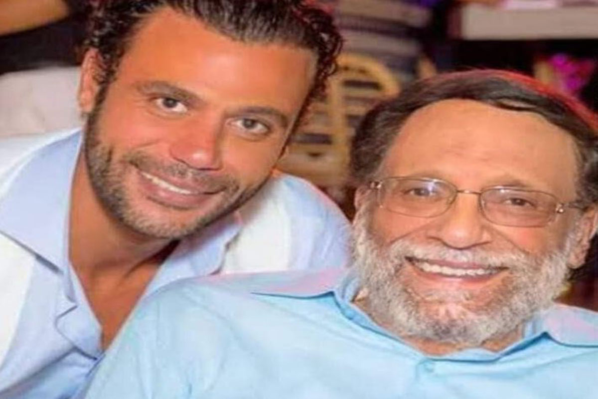 حقيقة الصورة المتداولة للفنان عادل إمام البيان القارئ دائما