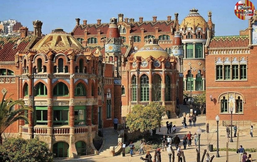 📍Recinte Modernista de Sant Pau
--
Gran complejo modernista y antiguo hospital lleno de mosaicos, vitrales y jardines que ofrece visitas guiadas.
--
#infocitybcn #barcelona #culture
--
 📸 @i_ll_fly_with_you
