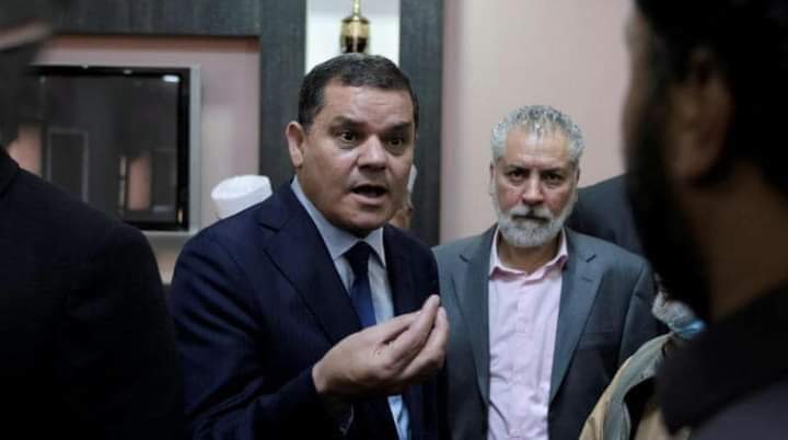khzam_walid's tweet photo. @____Amna 😂😂😂 غير اصبرى  نسيتى المكرويڤ وقلاية البطاطا https://t.co/wwvzyvEM4M
