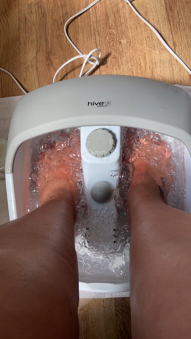 Mmmmmm heaven #footworship #feet https://t.co/0zBAFAFVyq<a href="/tag/footworship"class="tags">#footworship</a><a href="/tag/feet"class="tags">#feet</a>