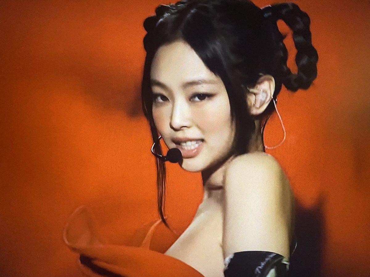 worstbehavivi's tweet photo. jennie es increíblemente pretty nunca había visto alguien tan visual y perfect en mi vida ella es un beautiful angel 

BLACKPINK WE LOVE YOU 
#AlwaysWithBlackpink
#blackpinkdiamond
#blackpinkdior #BLACKPINK https://t.co/MdAagyNiBr