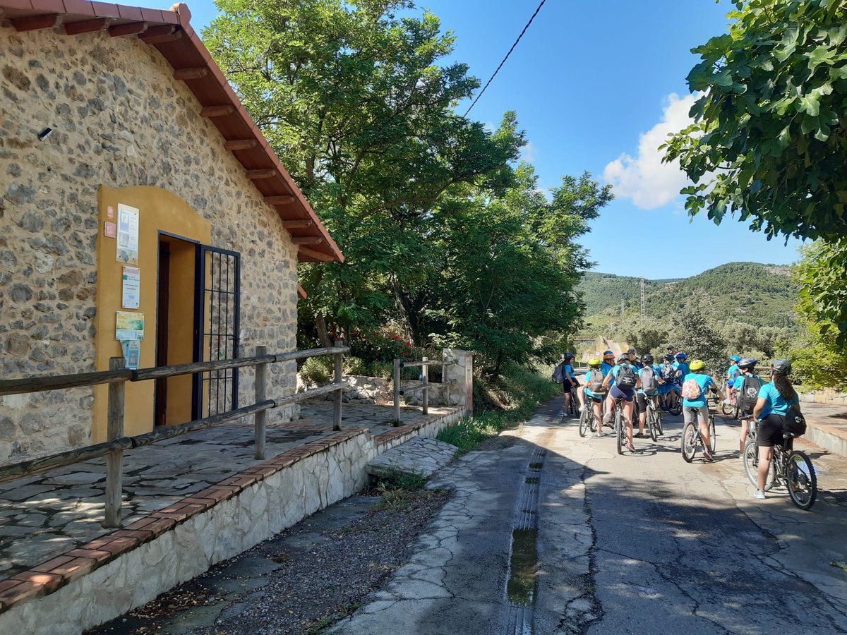 Hardacho's tweet photo. Jornada con el cole Historiador Diago de @AytoViver #Viver #PantanodelRegajo @viasverdes_ffe @VV_Ojos_Negros https://t.co/kfBlX4DahP