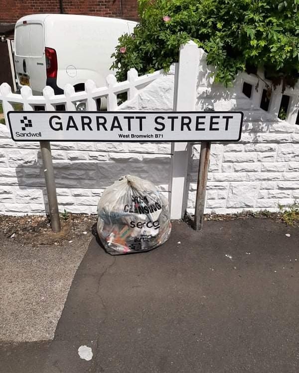 Litterwatch1's tweet photo. #thursdayafternoonwalks with The Gap Centre they have been out over the weekend before the rain came down collected 10 or more bags from #CromwellStreet and the #Jesson #WestBromwich
Thank you so much ๐
#AdoptAStreet
@sandwellcouncil
@SercoESUK https://t.co/pbV4yPoGE2