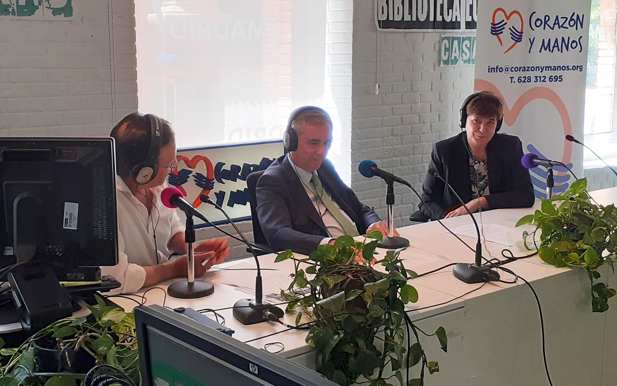 cvalderasa's tweet photo. Gracias a @RadioBarandilla por darnos la oportunidad de contar todo lo que hacemos en nuestra asociación @corazon_manos. Muchos proyectos que cambian la vida de muchas personas. Queremos seguir ayudando y cambiando vidas.  https://t.co/O5s0APLdp9 https://t.co/VTl5WFwODO