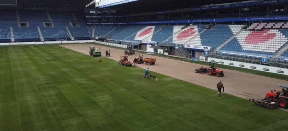 GrassMaster1989's tweet photo. A closer look at the new PlayMaster pitch at #AbeLenstraStadion, home of @scHeerenveen. It's exciting to see the project advancing quickly 👏
-
Thank you for your trust! #PioneeringTheFuture
-
#hybridgrass #artificialgrass #rugby #groundsmaintenance #groundsmanager #athletics https://t.co/6v687ST2hM