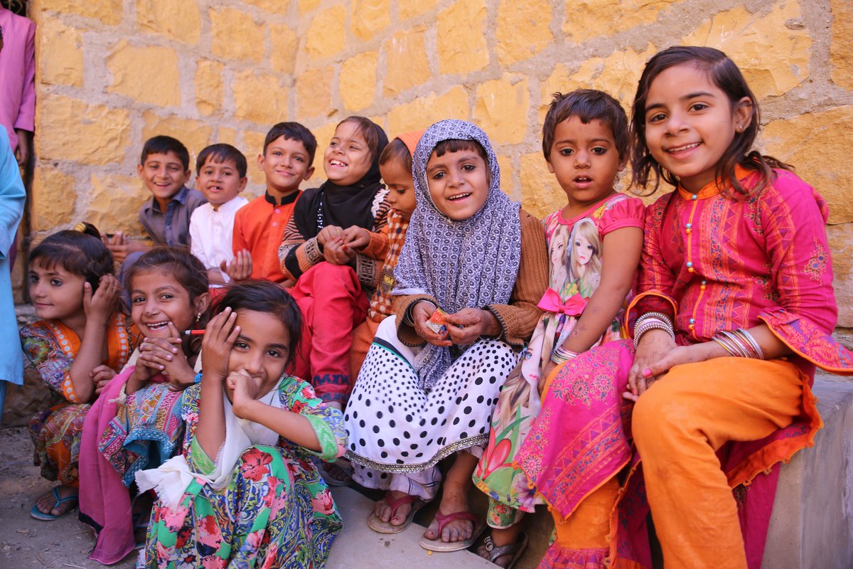 solforgpk's tweet photo. Some happy pictures from the #DOSTI learning sessions, to brighten up your day. ✨

DOSTI is a life skills sports based education initiative which was embedded in the #ILMPOSSIBLE: Take a Child to School programme in order to tackle low retention levels in primary schools. https://t.co/SmCWMUYn0H