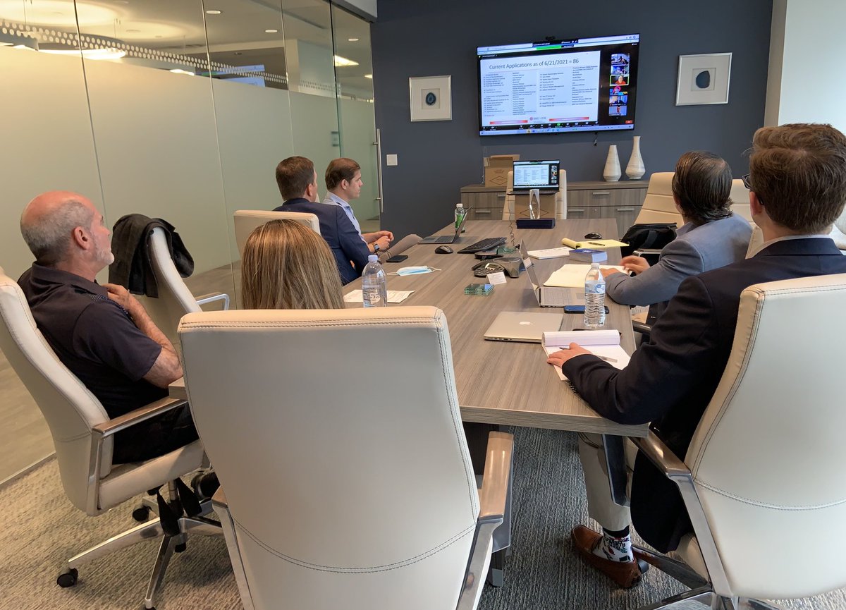 After 15, 16 months starting my new job, this is the first time seeing half of the  @dallas100 sponsors in person.  Looking forward to seeing more people of person soon!
#dallas100
⁦<a href="/CaruthEntrep/">Caruth Entrepreneurship</a>⁩ ⁦<a href="/ProfSmak/">prof dr simon mak</a>⁩ @bluecrest ⁦<a href="/JLL/">JLL</a>⁩ ⁦<a href="/USIIns/">USI Insurance Services</a>⁩