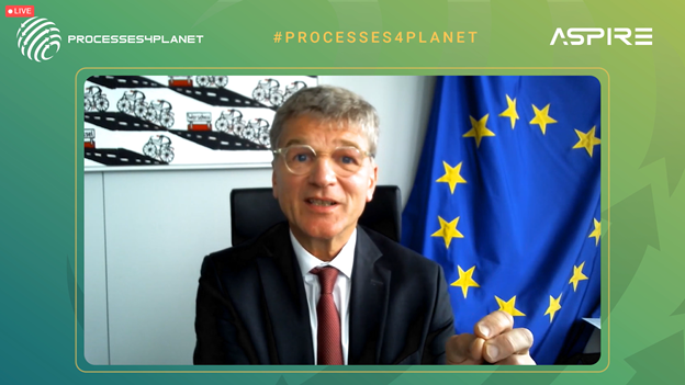 ASPIRE_P4Planet's tweet photo. Director for Prosperity, DG R&I,@DrollPeter gives the audience some numbers: 1,3 billion € will be invested in #Processes4Planet💰
He expects the Partnership to be the proof that #climateneutrality circular production in Process Industries is feasible and possible in Europe🔝 https://t.co/bdtrGrJyPq