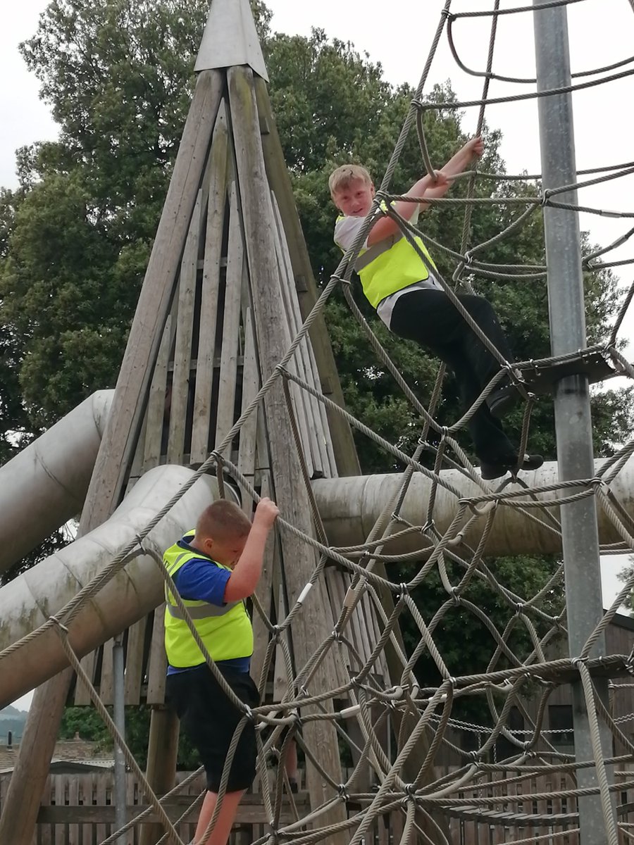MissGosling1's tweet image. Thank you Malcolm for our ice cream! A wonderful treat and fun playtime at the end of a wonderful day trip out.
#barnsleyjuniorwardens
#downtime
@class6_mill
@themillacademy
@CannonHallFarm