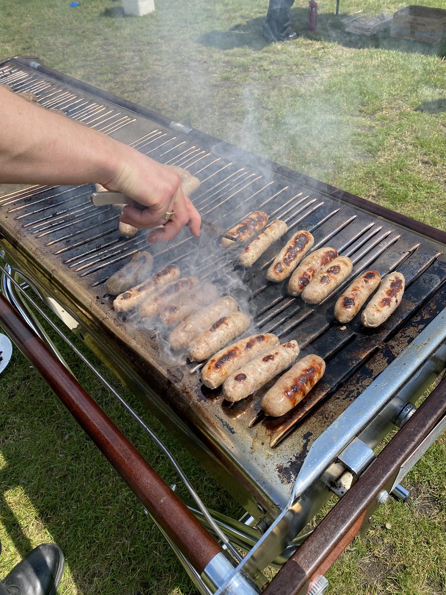 FoodRbc's tweet photo. Far too nice outside so …… we had BBQ for lunch 😃 can’t beat a burger and ice cream in the sun #makingthemostofit @ReadingBlues @IndiesSodexo @LevisonLesley @ClarkWesty https://t.co/7b1fYMFLwj