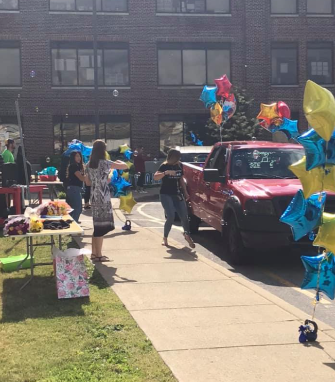 CSAppliedTech's tweet photo. Celebrating our Kindergarteners!! #kindergartenparade #celebrate #offtofirstgrade #charterschool https://t.co/KbRa7MKV90