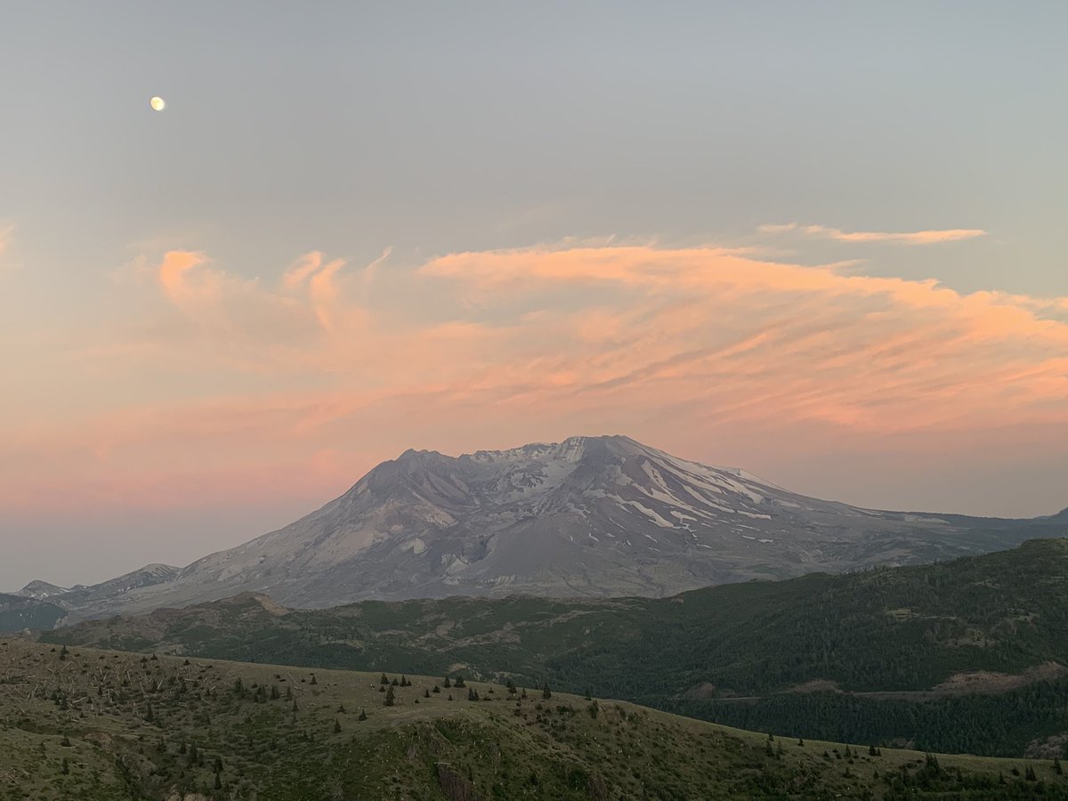 Dawnarama's tweet photo. 18+miles with a 25lb pack overnight trip in the blast zone of #mountStHelens 
#awesome #exploremore #takeahike #docoolstuff #proud #pnw #washingtonstate https://t.co/QtDSTkHR8c
