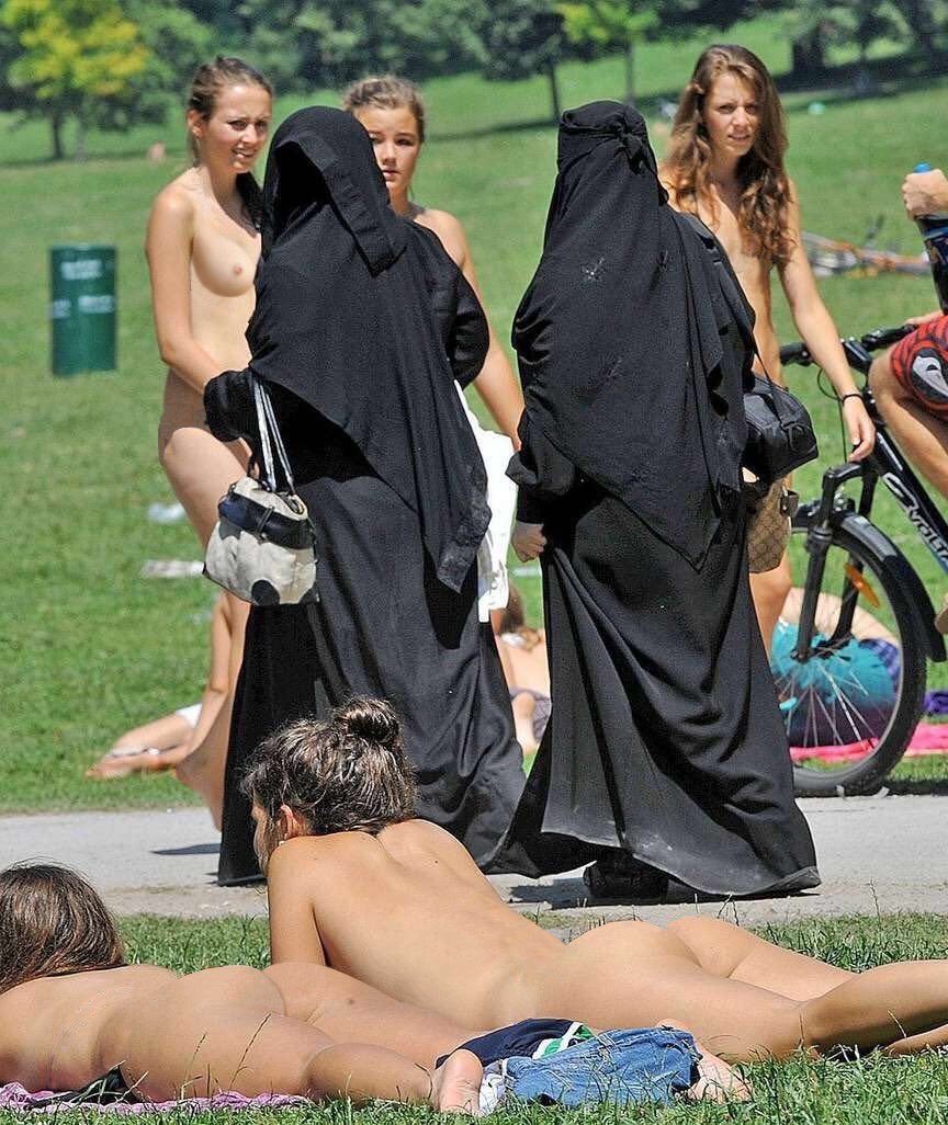 mykabosi's tweet image. 两种不同的价值观，仿佛生活在两个不同的世界。彼此互不干涉，各自安好，谁都不要拿自己的“价值观”来说事或作为评判的标准，挺好的。☕☕