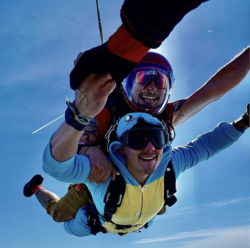 BoneheadHelmets's tweet photo. gotta catch 'em all! 👾
#pokemon #onesie #tandemfun #boneheadcomposites #iloveskydiving #skydiving #carbonfiberhelmet #carbonfiber #madeinusa #skydivesuffolk https://t.co/Jv3HIug5uy