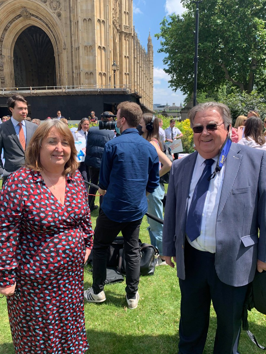 cajardineMP's tweet image. Today I met with constituents from the travel industry as part of #TravelDayOfAction. 

Both the UK and Scottish Governments need to start taking the very real concerns of those in the travel sector seriously.