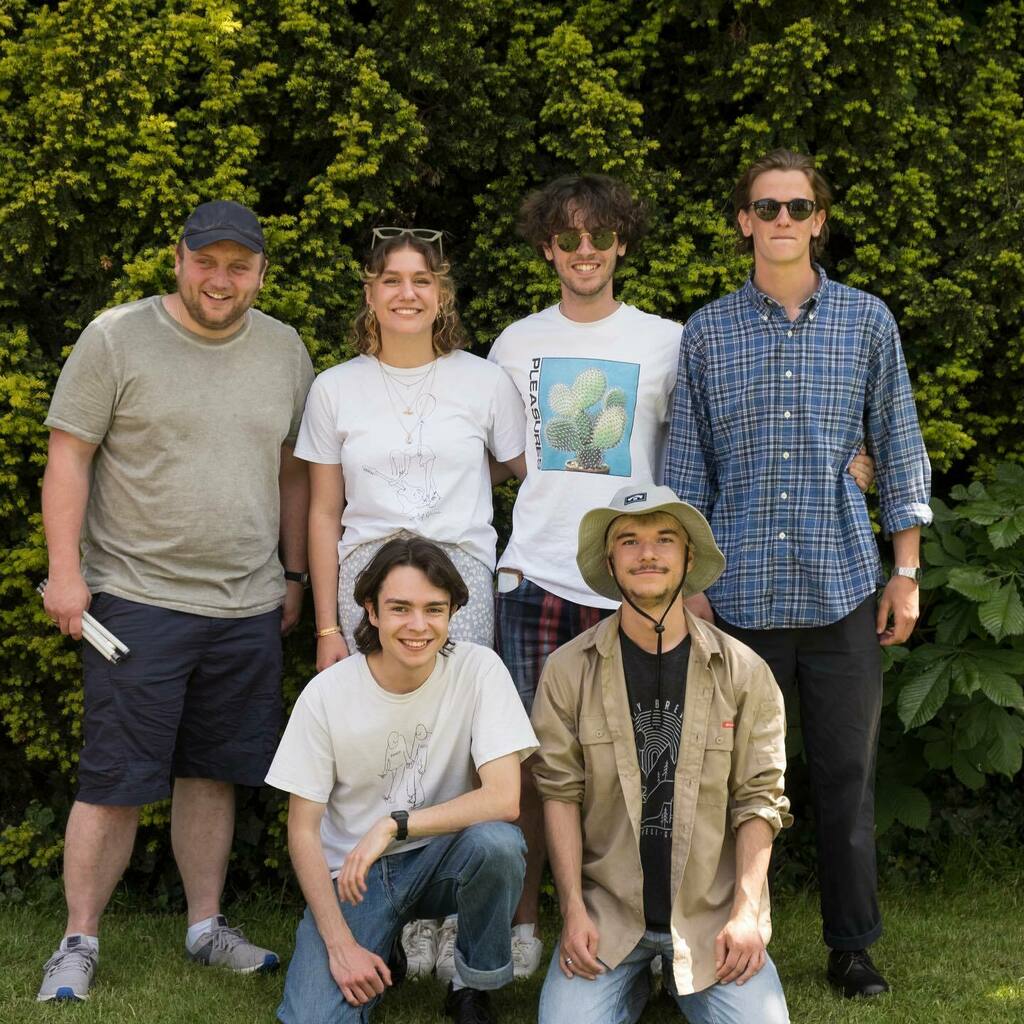 barstool_music's tweet image. Me with the next big indie band from Brum @demelzauk!! Swipe to see a sample from their acoustic session then hit the link in bio to see the full video!! Picture and video by @chassheppard #livemusic #indi #pop #acoustic #brum #irminghamscene #brummusic … instagr.am/p/CQdx-tJH9O8/