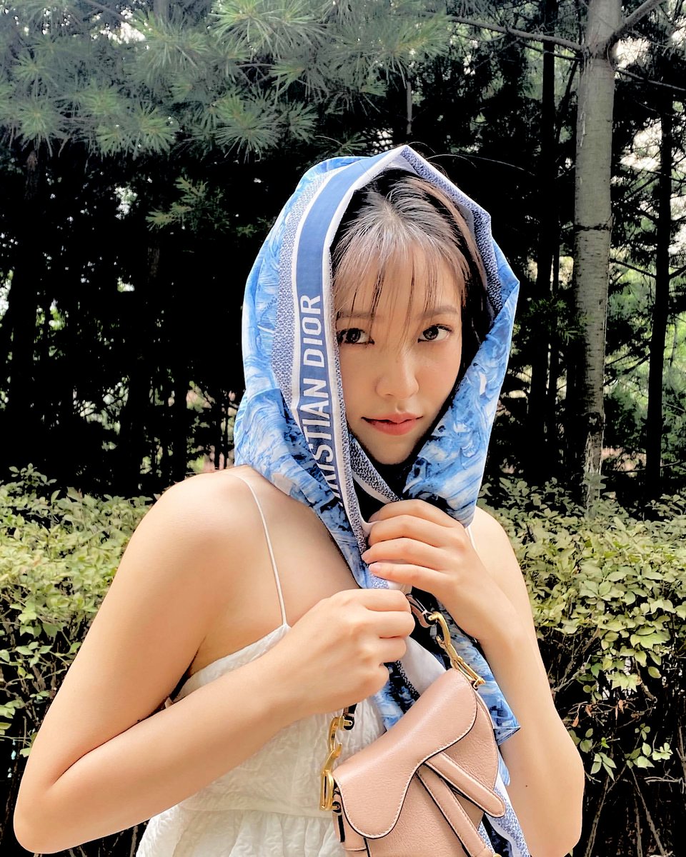 yerirmi's tweet photo. ㅤ
I heard the vintage headscarf trend is resurfacing in this era and it's also a top fashion style for the summertime, so as a fashionista myself, I did the trend too with my Dior scarf (and the bag too, of course!). Tell me, do you think I successfully pull off the look? 
 ㅤ https://t.co/RMRYwK2tVO