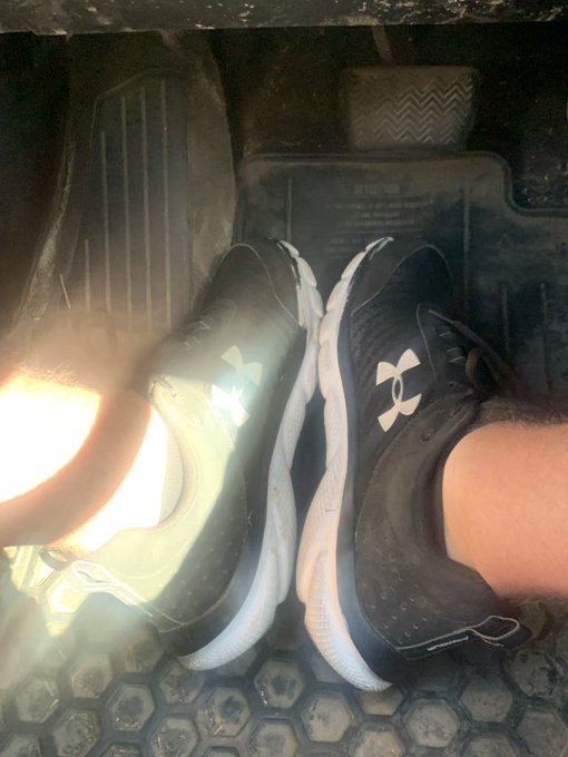 RT if you buy or sell FEET pics! https://t.co/1O7Usl03zn