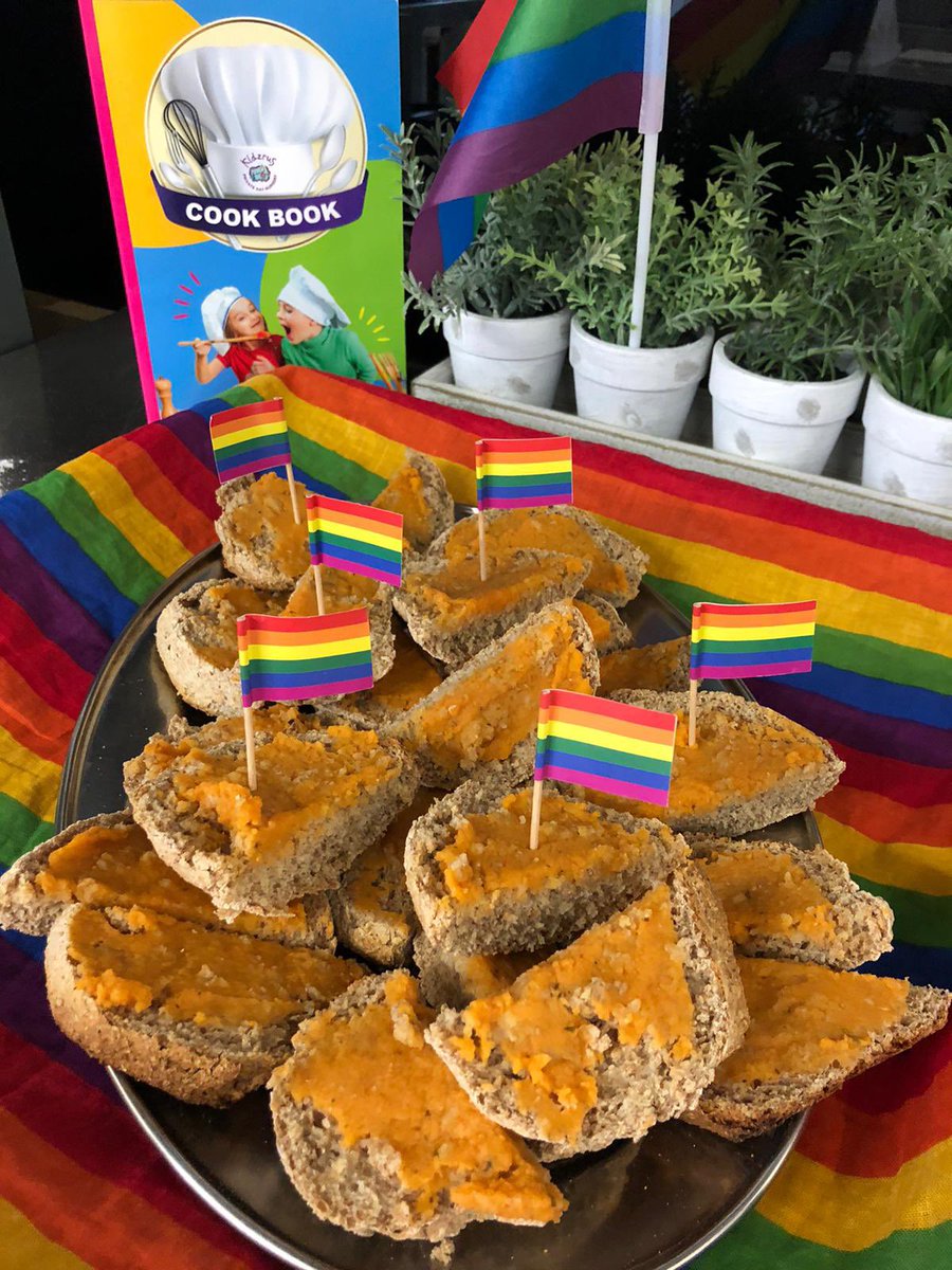 KidzRUs2010's tweet photo. Pride Month and weβre celebrating at Kidzrus Media City with our colourful snacks. #Werealldifferent. @NurseryWorld @NMTmagazine @NDNAtalk @ILoveMCR @iLoveMCUK π©πΏβπ€βπ©πΎπ¨π»βπ€βπ¨πΏπ«π©πΏβπ€βπ©πΎπ¨π»βπ€βπ¨πΏπ«π https://t.co/ApVJzeFuAX