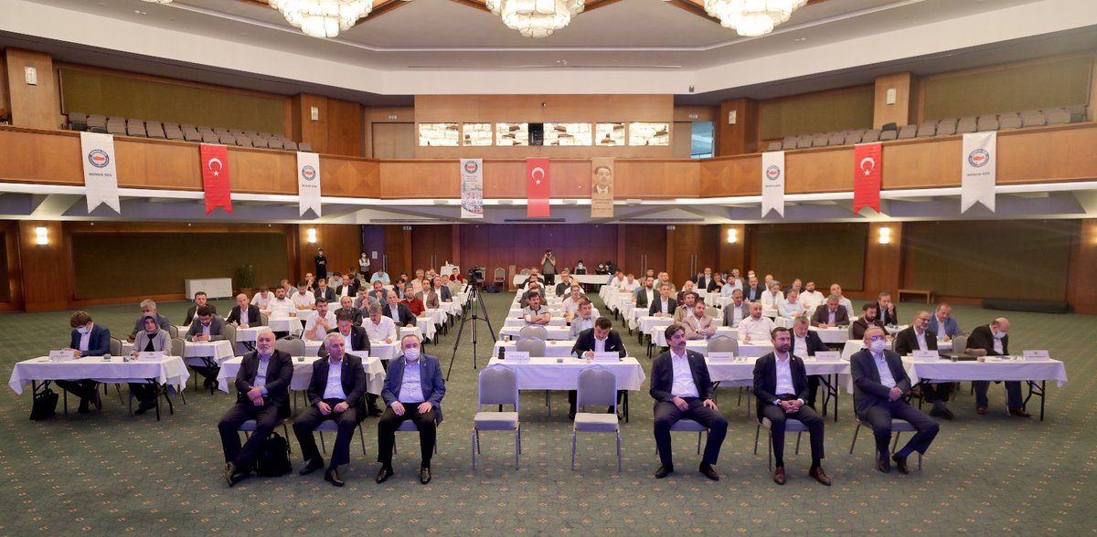 6. Dönem Toplu Sözleşme gündemiyle Ankara Kızılcahamam'da gerçekleştirilen Memur-Sen 32. İl Temsilcileri Toplantısı karşılıklı istişarelerle devam ediyor.