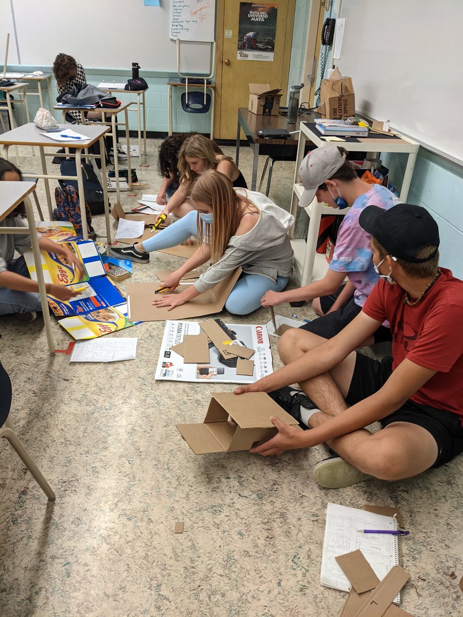 srabayona's tweet image. #Makingmathmatter in grade 8 @spbbroncos_cbe Developing our cardboard cutting skills to build our &quot;casa de los sueños&quot; with prisms and cylinders