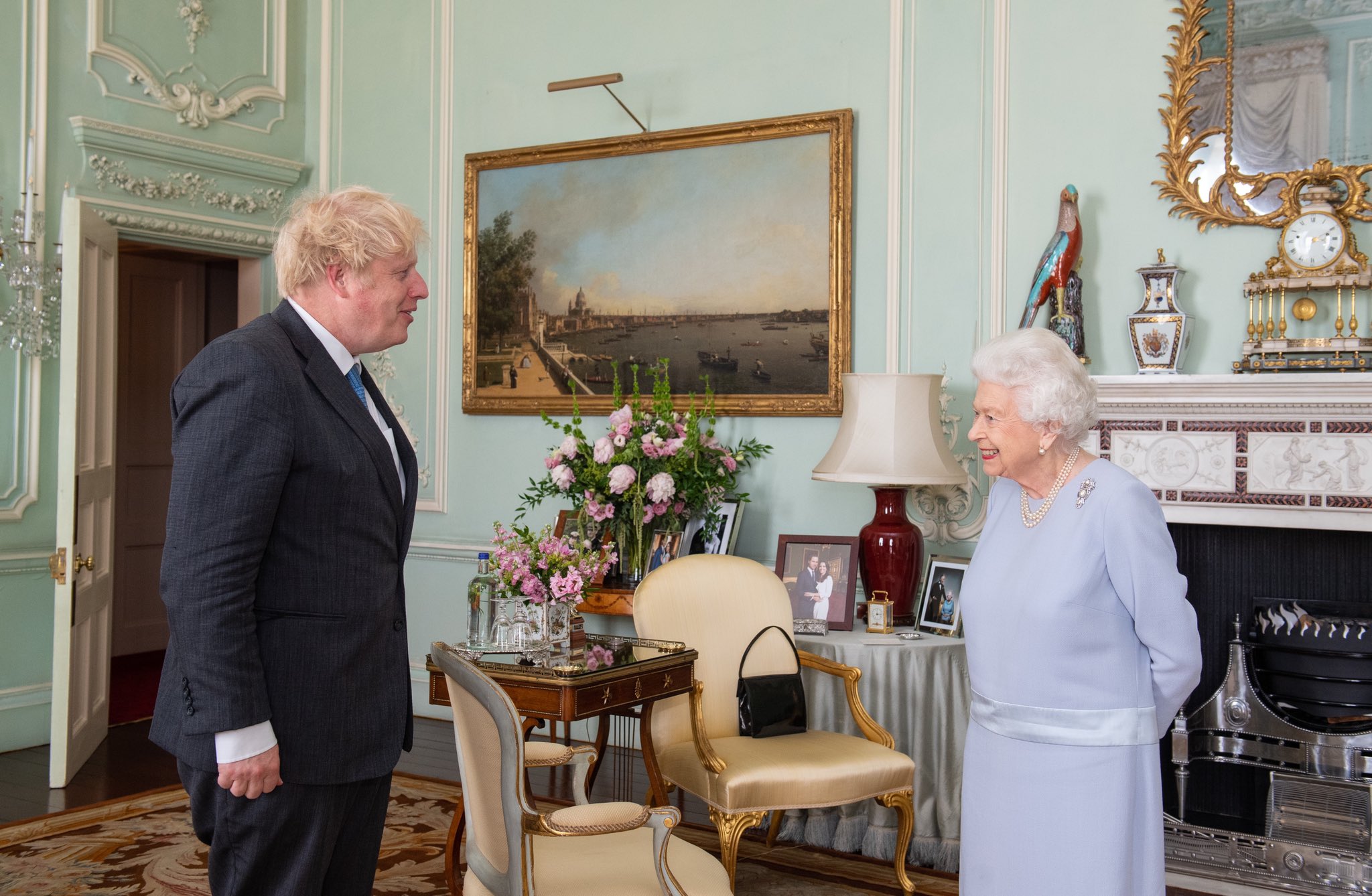 Премьер министр королевы. Королева и премьер-министр Великобритании Аудиенция.