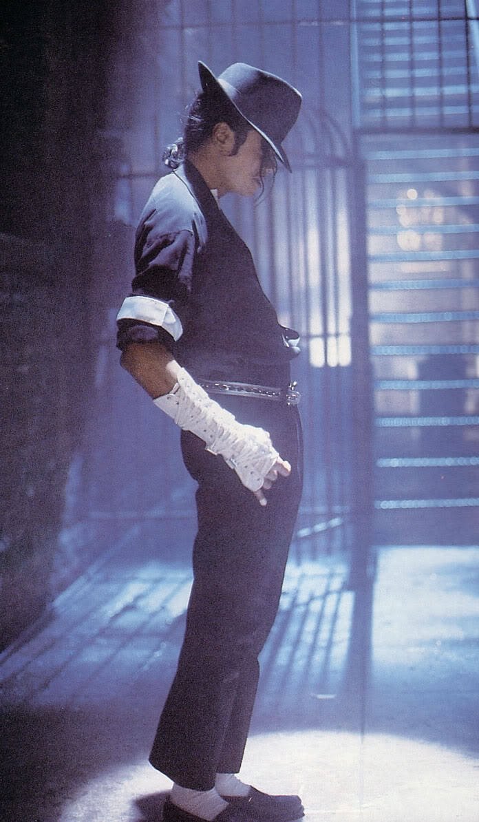 Music_My_Life07's tweet photo. King - forever 
#MichaelJackson 
#WeLoveYouMJackson https://t.co/h7GuUlxZUy