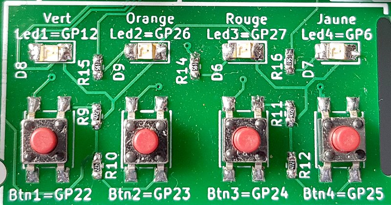 framboise314's tweet photo. [Thread] et avec un adaptateur Qwiic, toute la gamme des Breakout Garden de Pimoroni. La carte Ludik-Hat a été prévue pour être programmer avec : Python, Scratch, C, MicroPython ... Après les tests et la finalisation elle sera vendu exclusivement par #mchobby https://t.co/huwLvpjmAw