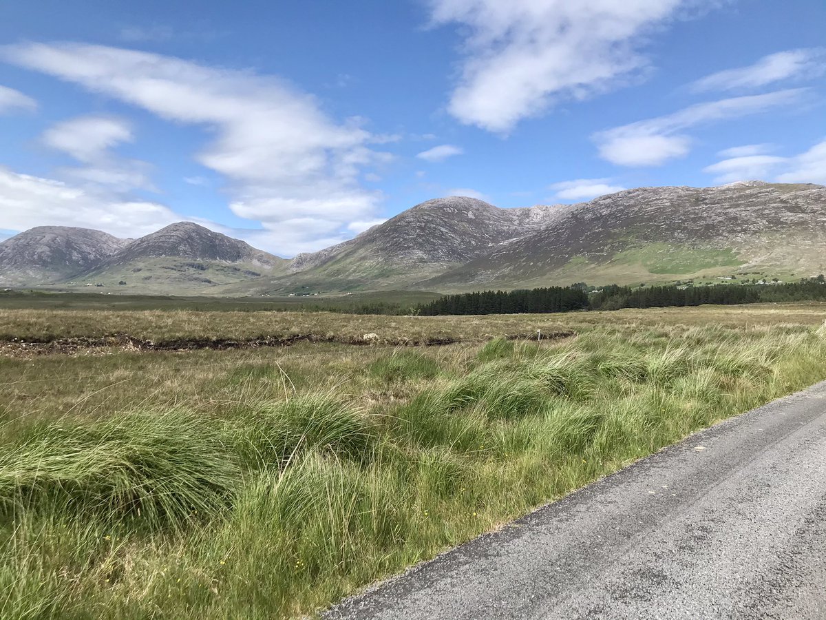 eacbhaile29's tweet photo. Lá 174 #200daysofwalking #200crew  #folláine #conamara #gaeilge #8km Teas na gréine ☀️😎 #VitiminD https://t.co/57kkhOvioS