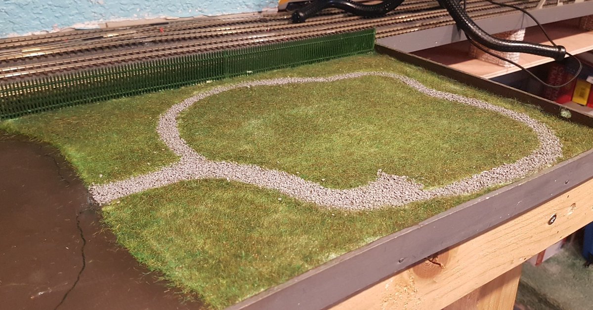 BarnabasJCT's tweet photo. @wwscenics_uk Static grasses looking great for the graveyard 😍

2mm Summer &amp; 4mm Autumn so far giving a superb rough mowed look.

#BarnabasJunction 
#wwscenics 
#staticgrass 
#graveyard 
#scenery 
#MRYCG https://t.co/jSeL9IezhE