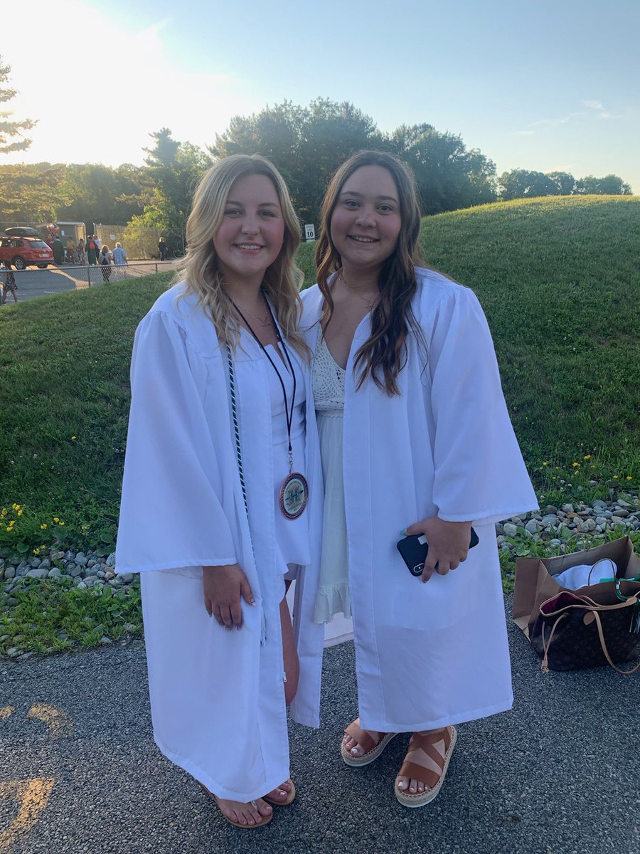 hhschiefscheer's tweet photo. Congratulations to our 2021 seniors on their graduation!🎓🎉We are so proud of you girls!#chiefnation
Next stops:
Kylie - Montclair State University
Sarah - Alvernia University
Caleigh - Shippensburg University
Christine - Seton Hall University
Amanda - Montclair State University https://t.co/7EqbhDyfHl
