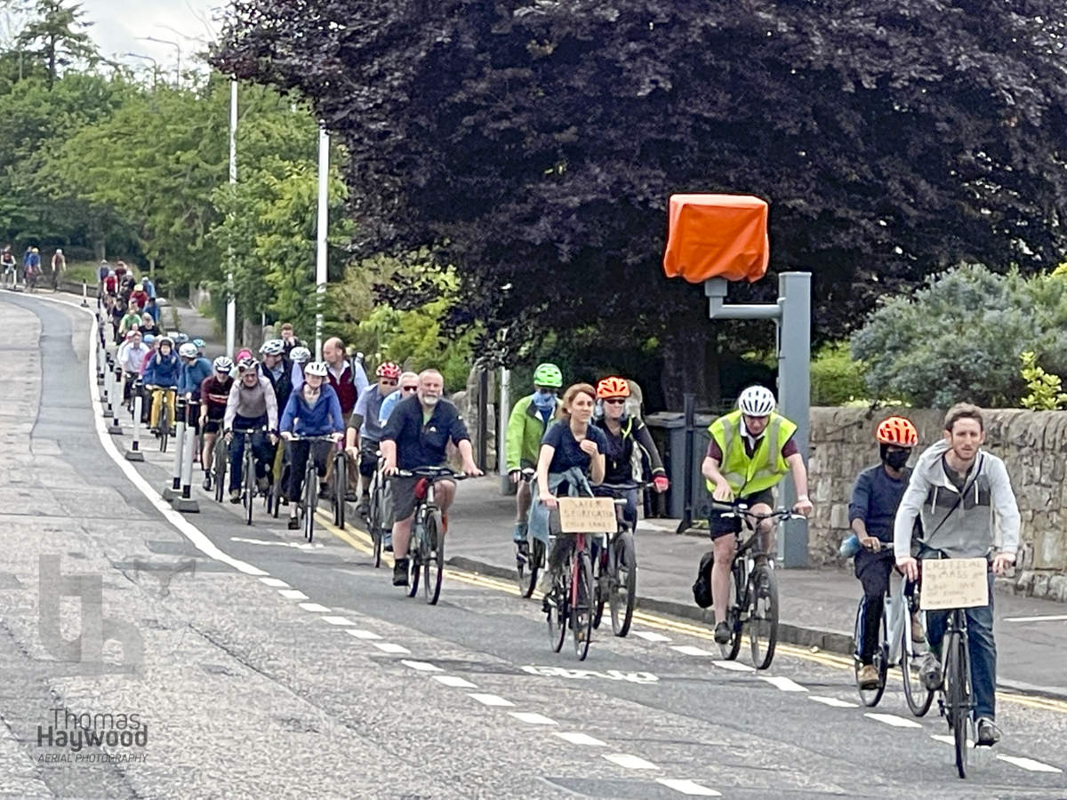thaywoodphoto's tweet photo. @EdinburghCC It is so important that we retain our cycle lanes like on Lanark Road where there was a mass cycle protest ride today. @adamrmcvey
@CyclingEdin
@harts_cyclery
@edfoc
@JarlathFlynn https://t.co/agLyjSWMp1