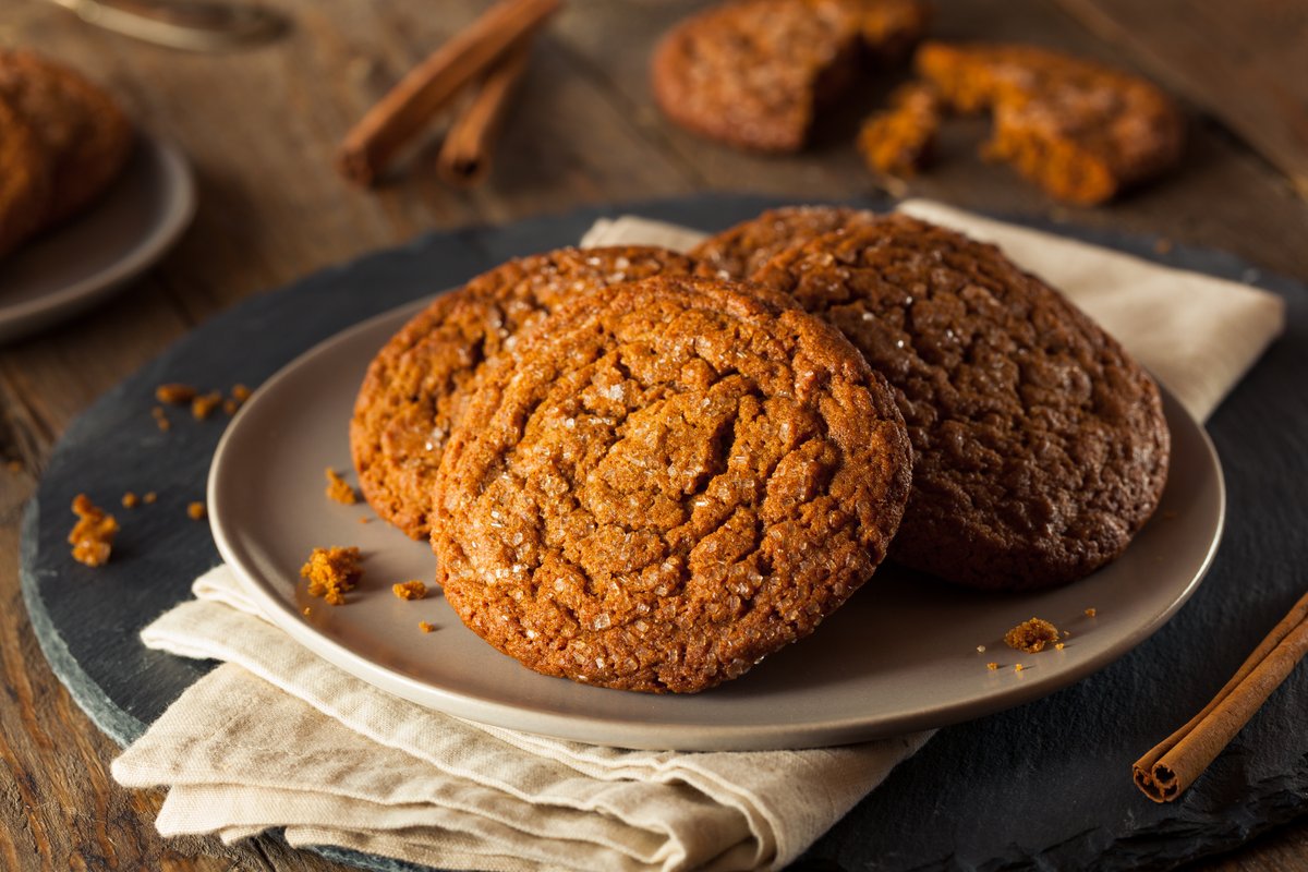 ansidotorg's tweet photo. If you’re in need of something to do, try baking a batch of #GingerSnapCookies! ISO 6539:2014 specifies requirements for whole or ground #Cinnamon, which gives these cookies their quintessential kick. Let us know how your cookies turn out for #NationalGingerSnapDay! @isostandards https://t.co/tdxyXNY7D9