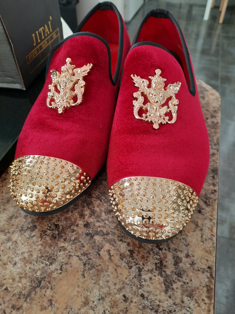 OK but how nice are my new shoes though? 🤩🤯👟