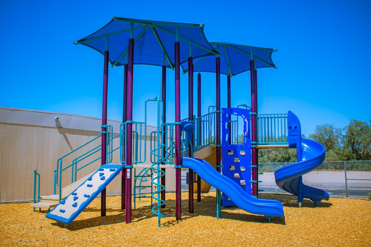 pacificplay's tweet photo. We love these new metal colors from Playcraft.
.
.
.
.
.
#schoolplayground #fun #forkids #school #outdoorplay #PacificPlay #PlaycraftSystems #sanbernardino #california https://t.co/p0LnCzMH4z