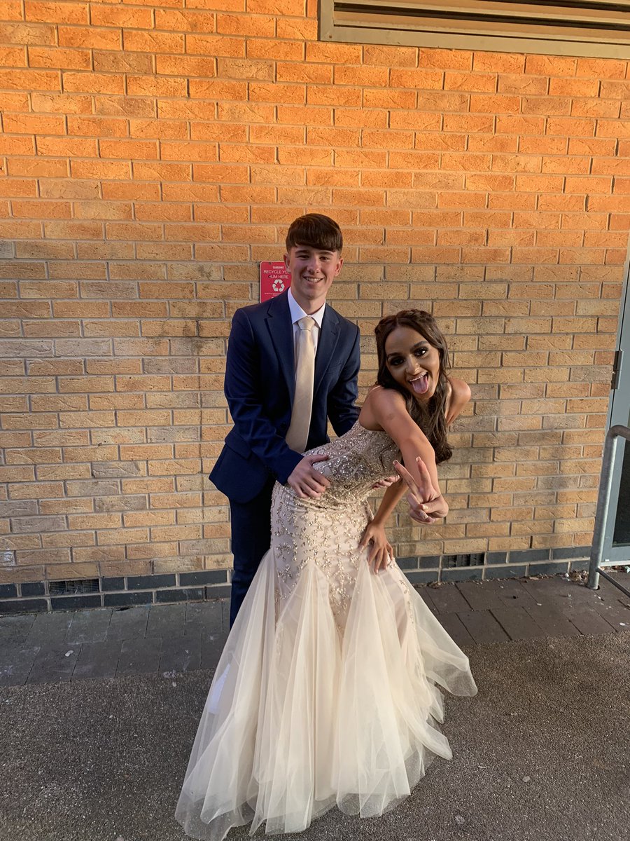 McdermidMegan's tweet photo. 💕💞#prom2021 https://t.co/m5fWoNYafc