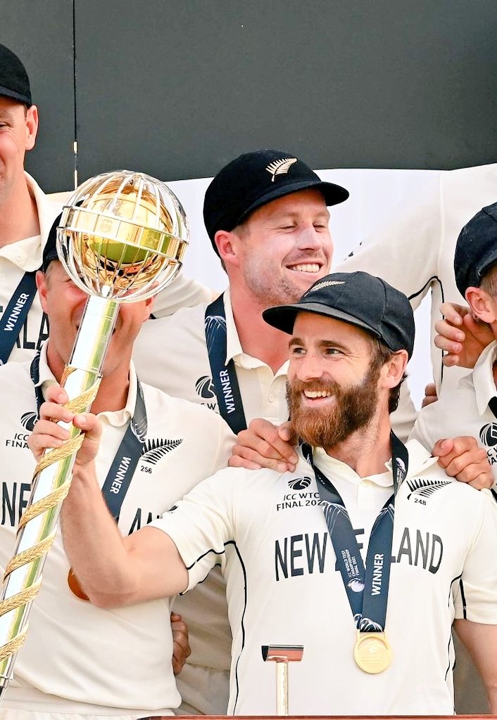 JaweriaNoor0's tweet image. Kane Williamson and his champion side ✨

A big congratulations team new zealand 
A first ever team to win #WTC21final 
#INDvNZ