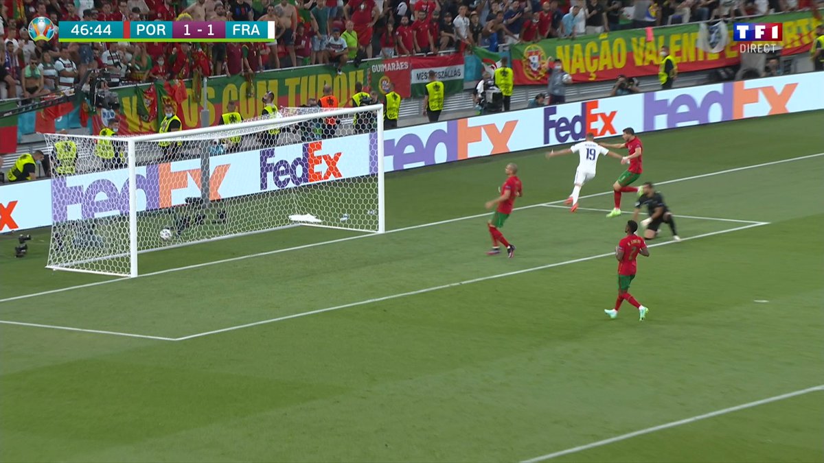 🇵🇹 PORTUGAL 1-2 FRANCE 🇫🇷

47' - BUUUUUUUUT POUR L'EQUIPE DE FRANCE ! LE DOUBLE POUR BENZEMA ! #FRAPOR