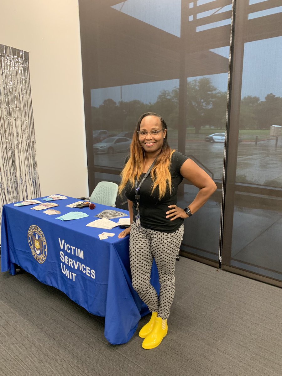 NorquintaG's tweet photo. About last night…Our Southwest PIP is back in affect even tho the weather is not so good. “ Emergency Preparedness” #VictimServicesDivision @houstonpolice @JuliePleasant https://t.co/YzPvdeES6t