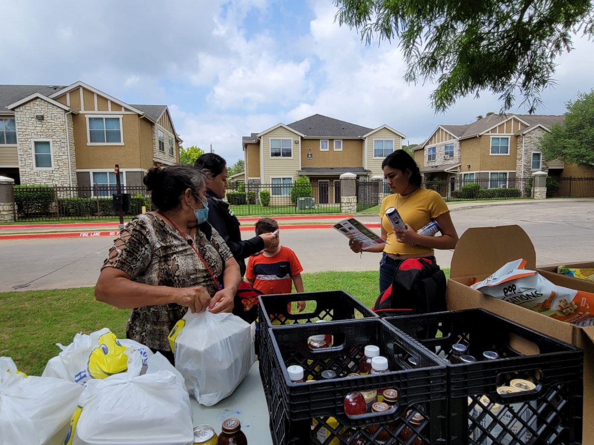 Dallas Southeast (@dpdsenpo) on Twitter photo Southeast NPOs assisting Meals of Hope distribute food and gun safety locks to citizens of Rosemont at Meadow Lane Apartments.10929 #DPDSowingTheGoodSeed <a href="/DPDSalas/">Juan Salas</a> @AShawDPD @DPDAnderson <a href="/DPDChiefGarcia/">Eddie Garcia</a> <a href="/DPDCA/">DPDCommunityAffairs</a> <a href="/DallasPD/">Dallas Police Dept</a> Southeast NPOs assisting Meals of Hope distribute food and gun safety locks to citizens of Rosemont at Meadow Lane Apartments.10929 #DPDSowingTheGoodSeed <a href="/DPDSalas/">Juan Salas</a> @AShawDPD @DPDAnderson <a href="/DPDChiefGarcia/">Eddie Garcia</a> <a href="/DPDCA/">DPDCommunityAffairs</a> <a href="/DallasPD/">Dallas Police Dept</a>