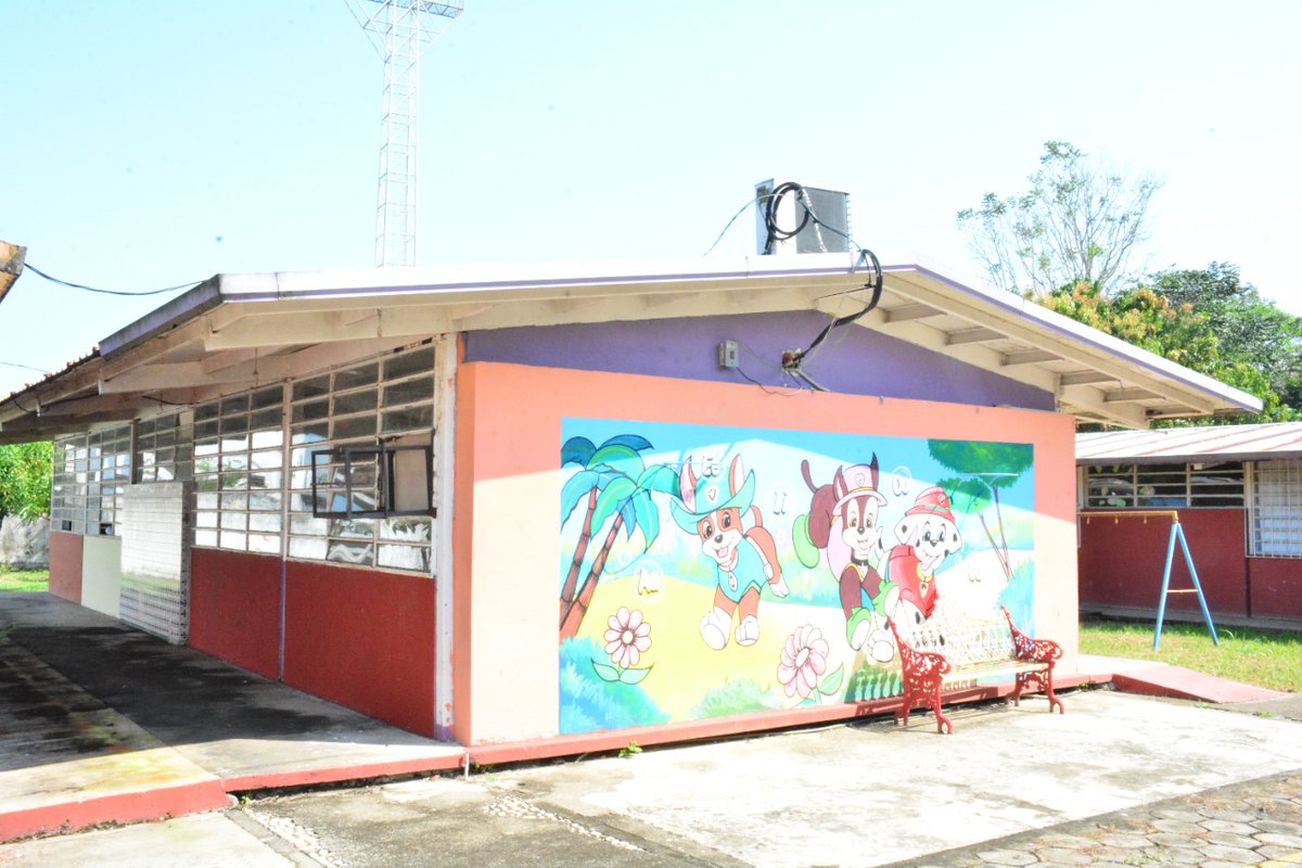 eledenmx20's tweet photo. #Tabasco | 👩‍🏫La titular de @SETabasco #Egla Cornelio Landero, informó que dará inicio el programa "#Regreso Seguro, Escuela Limpia" en cinco municipios, que en una primera etapa se beneficiarán mil 284 planteles de nivel básico.

📌Nota completa: https://t.co/k4NgWinFQB https://t.co/mmC1v9LDL4