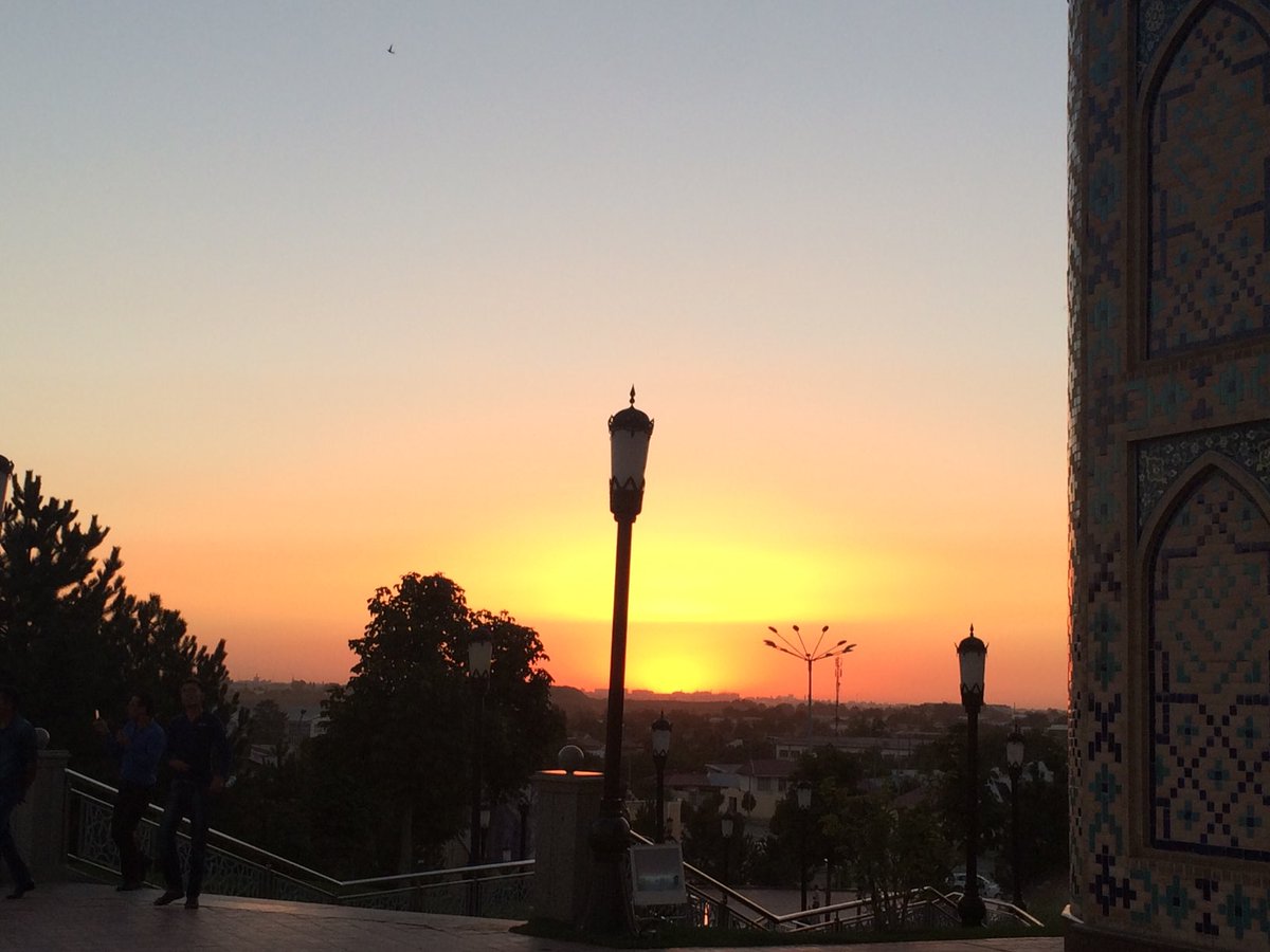 LuzRodriguezArt's tweet photo. #Atardecer en #Samarcanda 
#Sunset #Samarkand https://t.co/cRkdHyY3zh