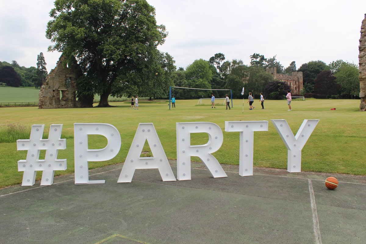 ConcordCollege's tweet image. This morning marked the #FinalAssembly, ahead of the #EndOfTerm later this week. Students still on campus can celebrate in their Covid-safe year group 'bubbles' at this afternoon's '#BeachParty', starting at 17.00pm. 

BBQ, pizza, ice cream, music and fun activities to follow!