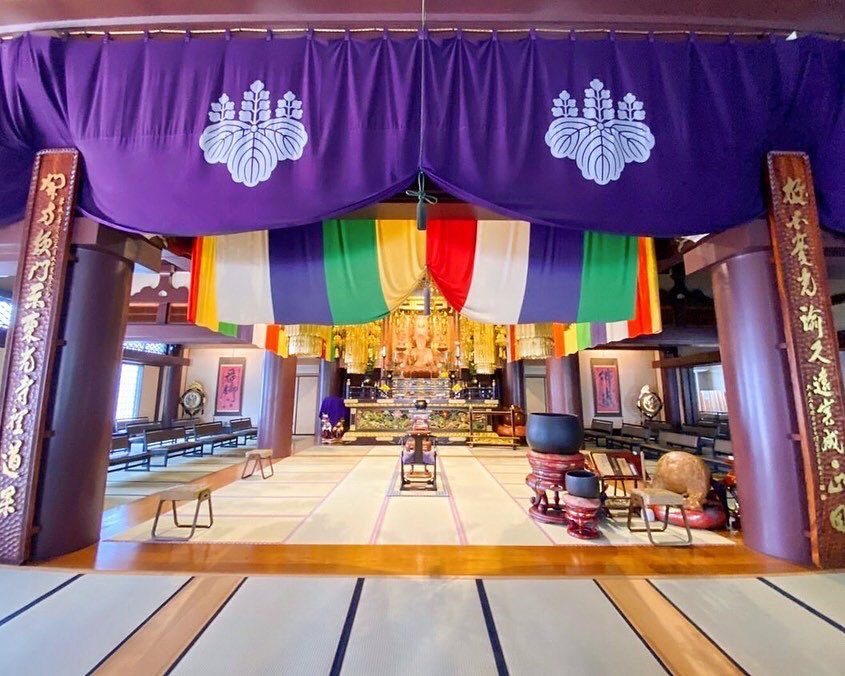 natspene's tweet photo. 📍Tokoji, Saitama
Ce temple se trouve à quelques pas de la gare d’Omiya, dans la préfecture de Saitama. On est rentré sans raison particulière, mais c’était un espace jolie et apaisant ☺️ https://t.co/WZFBw2TCFn