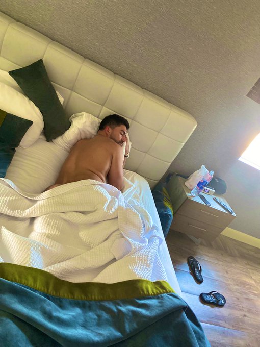 RT if you would wake me up with your tongue in my hole 👅 https://t.co/7fCfMgve0i