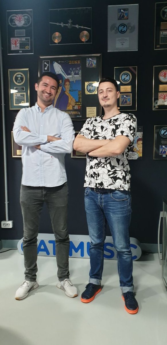 Pavel_Kuende's tweet photo. Old friends, new opportunities between @KuendeOfficial  &amp; @CatMusicRomania 👀♥️😎 https://t.co/FewGUBjFKB